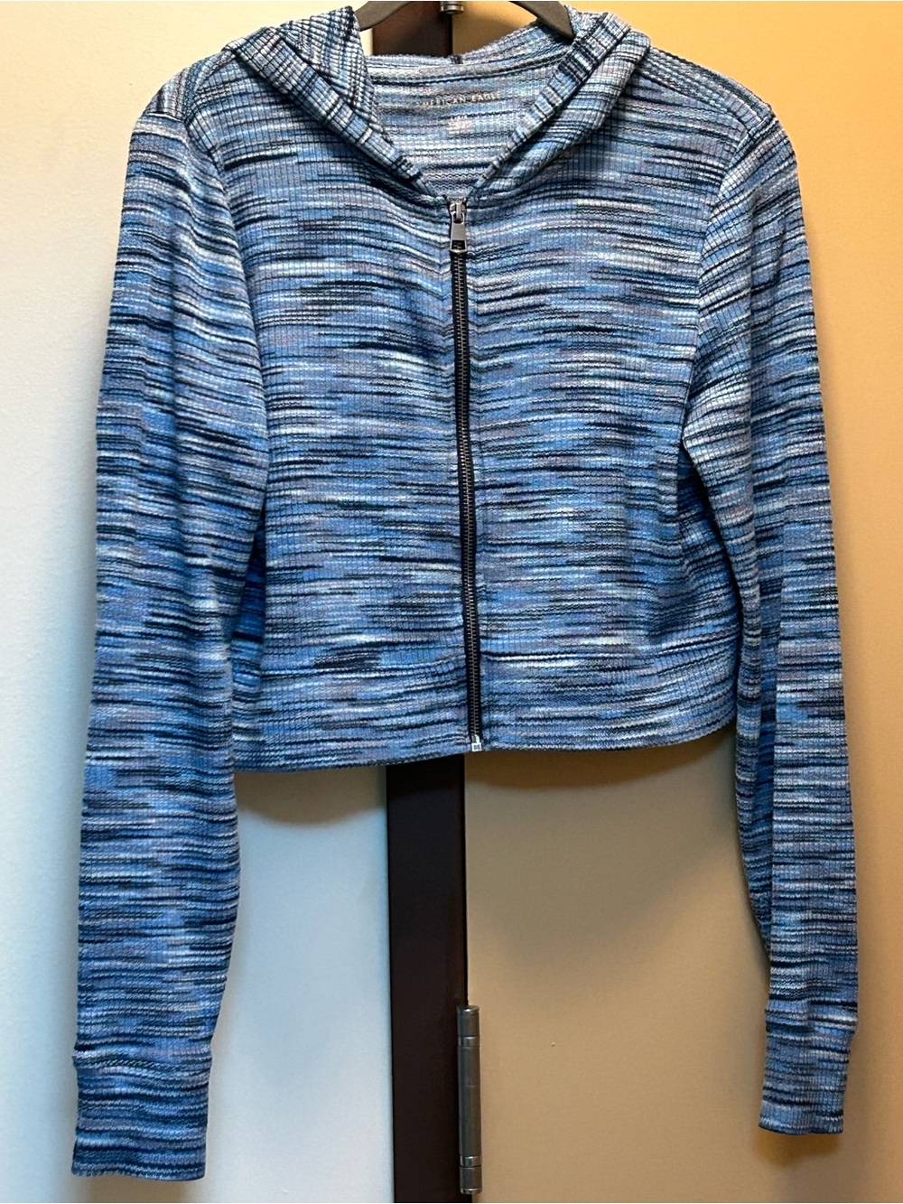 American Eagle Blue, Gray & White Cropped
Zip-Up Hoodie - Size Large NWOT